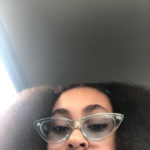 Meet your Posher, Delaney